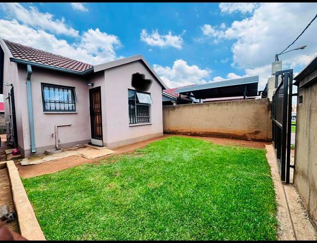 2 BEDROOM HOUSE FOR SALE IN FLEURHOF